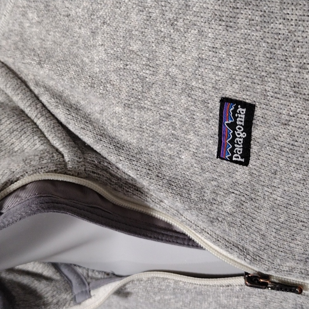 Patagonia light gray zip fleece jacket. Small - Picture 10 of 13